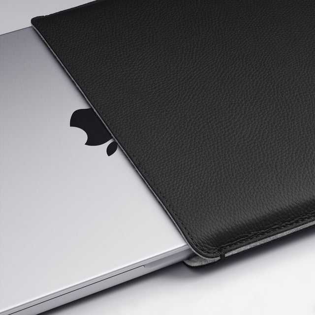 WOOLNUT MacBook sleeve leather apple black